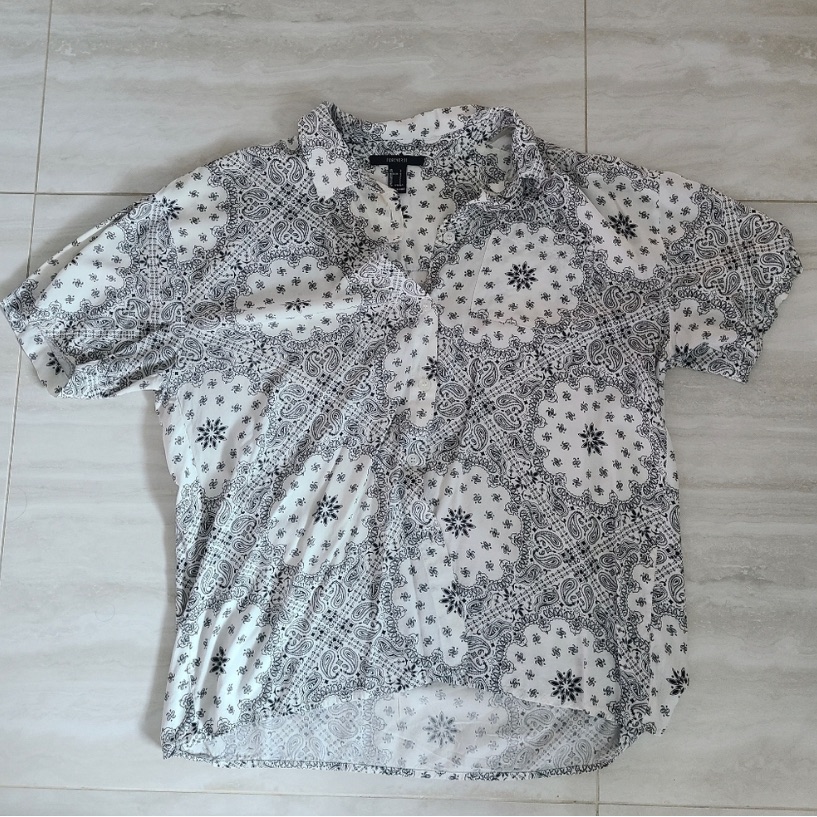 Forever 21 Black And White Button Up Shirt
